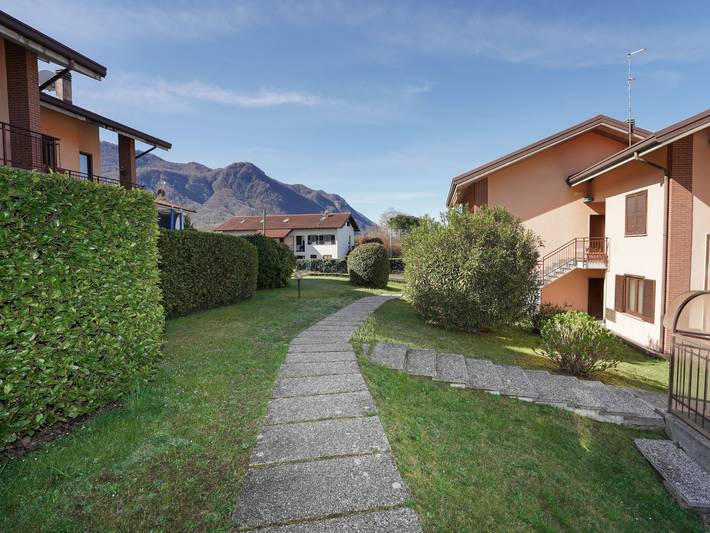 Ferienwohnung für 4 Personen, mit Terrasse und Garten in Porto Valtravaglia - 2