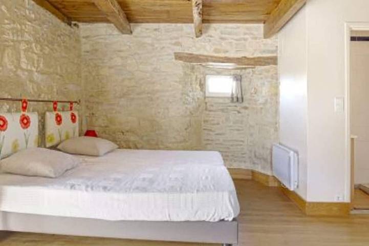 Location de vacances pour 4 personnes, avec piscine ainsi que jardin et jacuzzi à Castelnau-de-Mandailles - 2