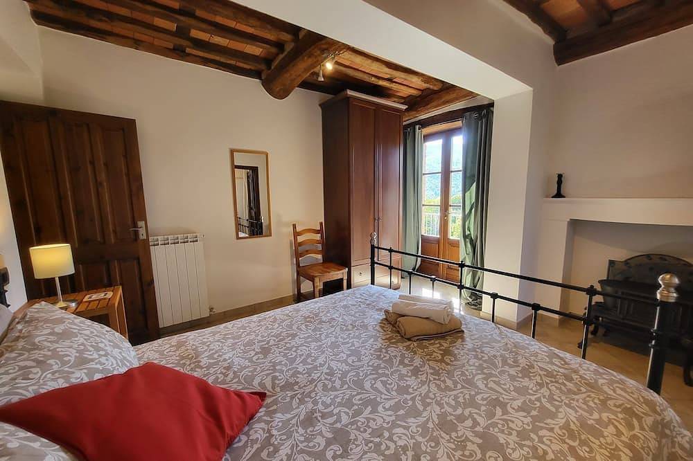 Orbaci - Heerlijke boerderij met prive zwembad, terras en tuin Wifi! in Castelnuovo di Garfagnana, Garfagnana