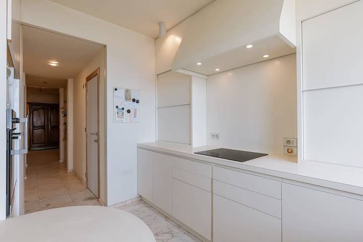 Apartamento entero, 4-bedroom escape w/ backyard & beach access in Le Zoute, Knokke-Heist