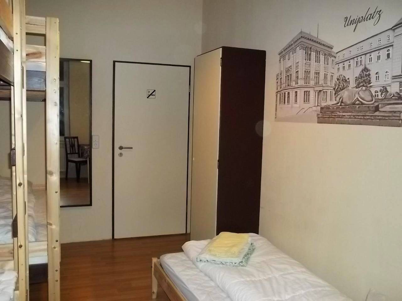 Twin Room with Shared Bathroom in Halle, Saale-Unstrut