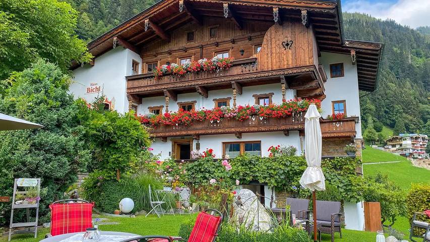 Ferienwohnung für 2 Personen, mit Sauna und Terrasse sowie Garten in Finkenberg