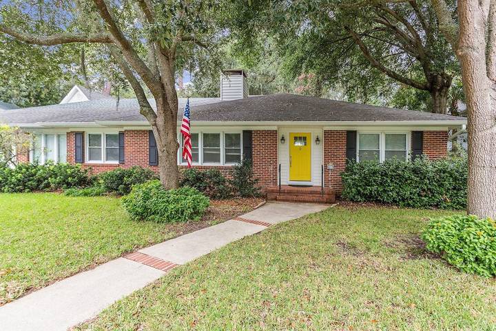 Vacation rental for 7 people, with terrace, with pets in St. Simons Island