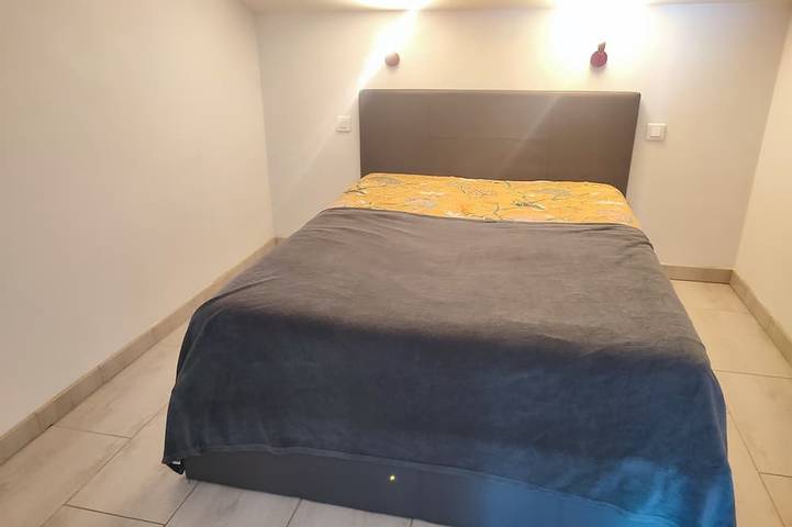 Ganze Wohnung, Studio with large 9m² terrace, exceptional view, 5 min from Fonséranes locks in Béziers, Côte d'Améthyste