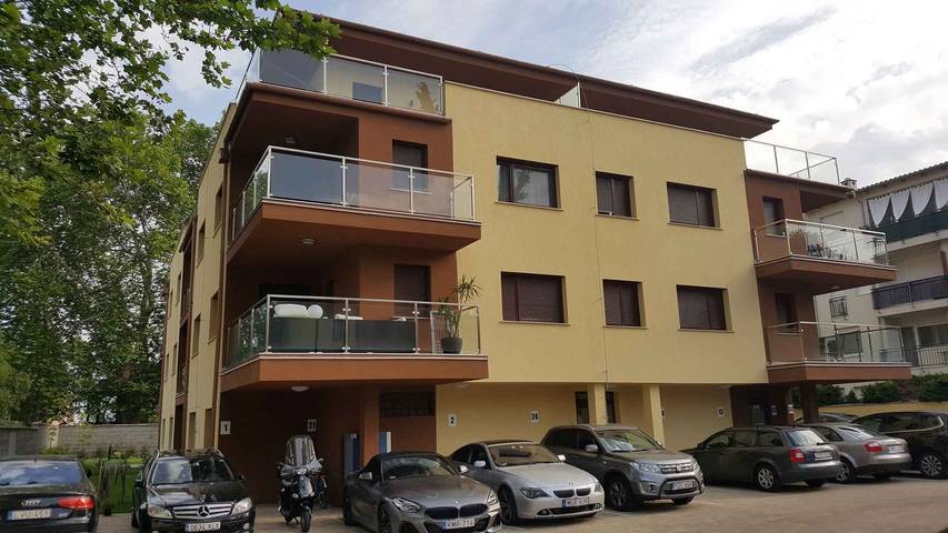 Ferienwohnung für 6 Personen, mit Balkon und Sauna sowie Garten in Plattensee Ostufer