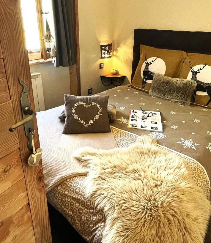 Gîte pour 4 personnes, avec vue et jardin, adapté aux familles dans Longefoy - 2