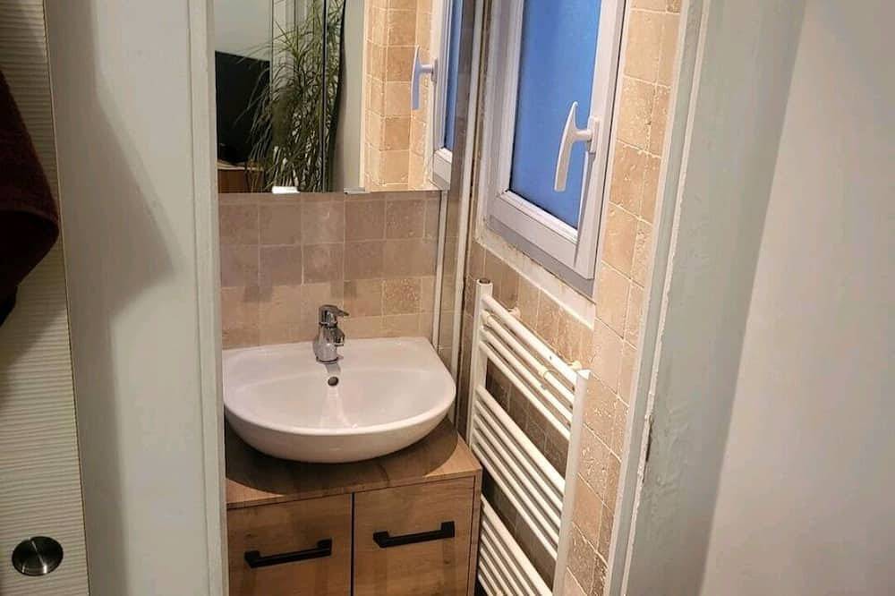 Entire apartment, T2 Cosy Calme au Rdc Parking Privé Tv 165 cm Netflix/wi-fi in Alençon, Alençon region