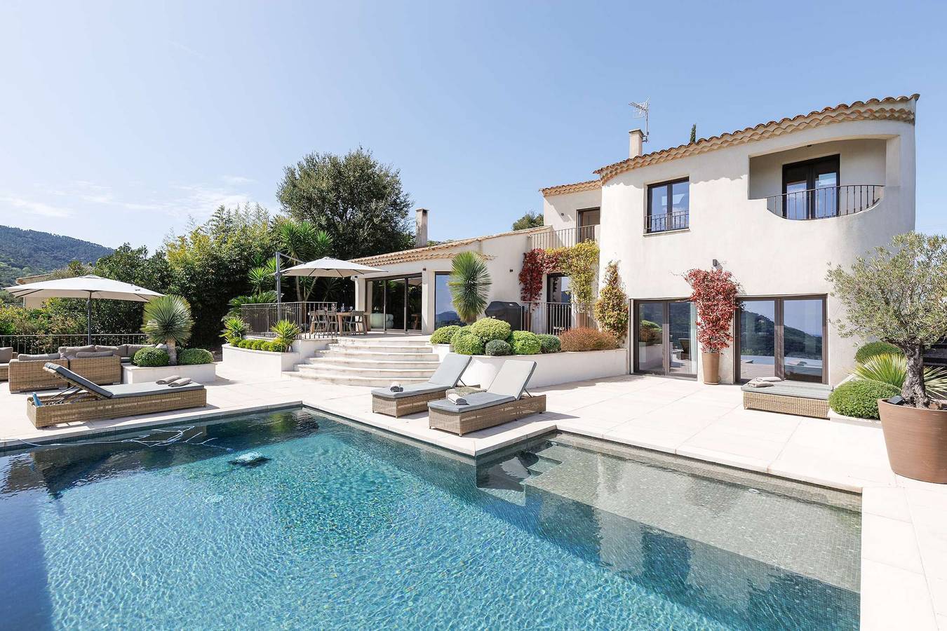 Apartamento vacacional entero, A stunning designer villa with beautiful sea views, a true gem in Les Adrets-de-l'Estérel, Massif de l'Esterel
