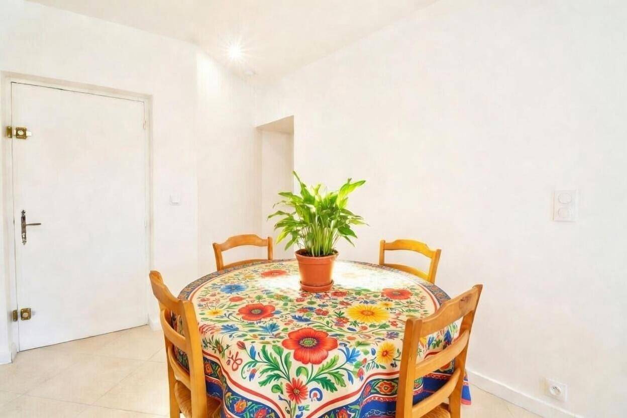 Appartement entier, Appartement T3 très lumineux in Saint-Martin-de-Brômes, Alpes-de-Haute-Provence