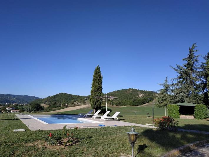 Location de vacances pour 10 personnes, avec vue ainsi que jardin et piscine à Sant'Angelo in Vado - 2