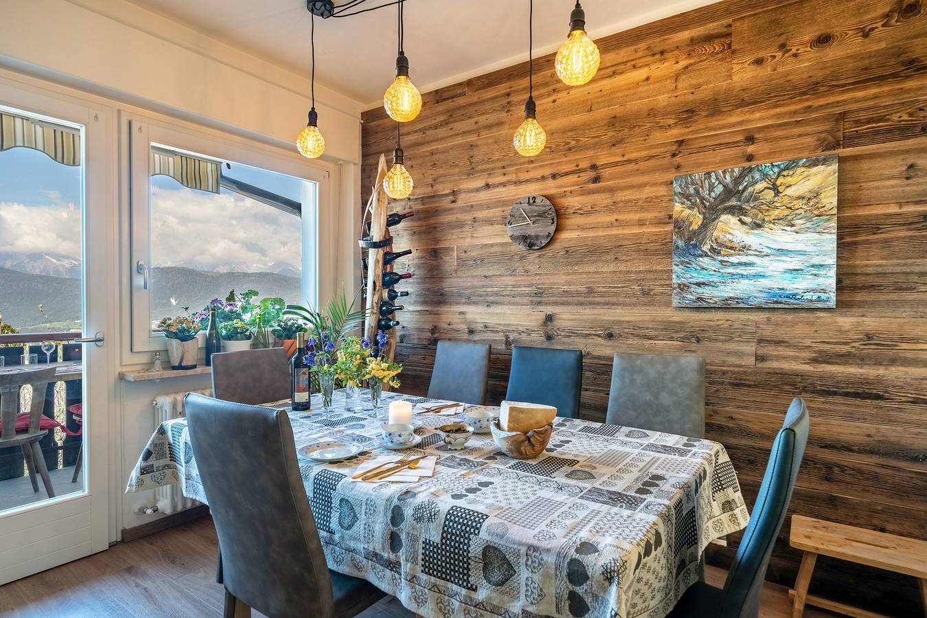 Entire apartment, Apartment 'Sonnenparadies Ronzone' with Mountain View, Private Terrace and Wi-Fi in Ronzone, Val di Non