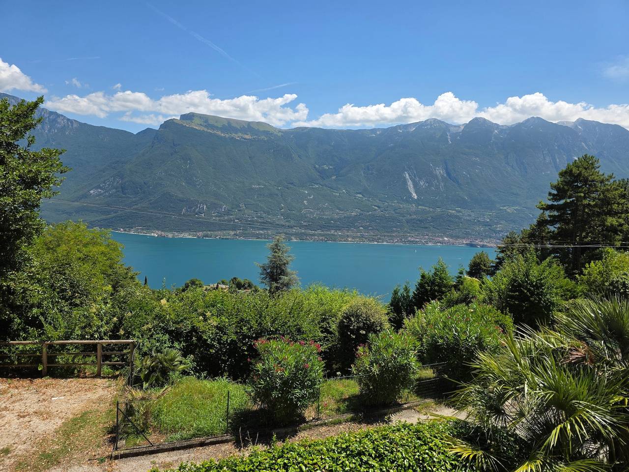 Villa Ortensia – Exclusive Holiday Home with Pool and Panoramic Lake Garda Views in Bassanega, Tremosine