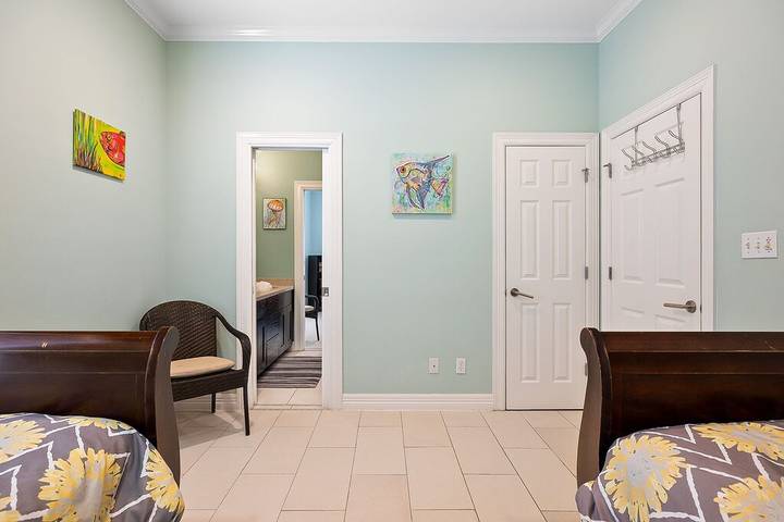 Vacation home for 10 people, with hot tub and balcony in South Padre Island