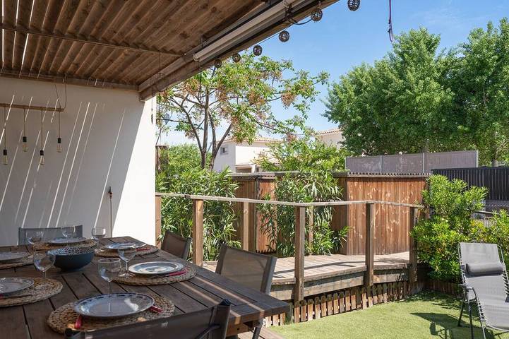 Maison de vacances pour 6 personnes, avec piscine et jardin dans Plage de la Farinette