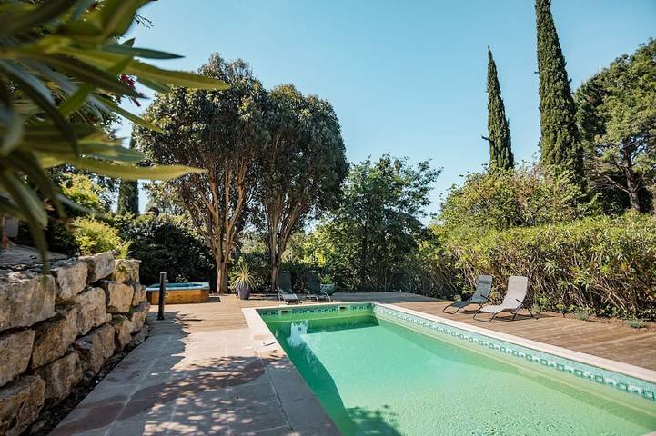 Villa für 6 Personen, mit Terrasse und Garten