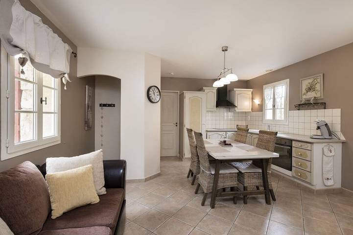 Gîte pour 4 personnes, avec jardin à Grillon - 2