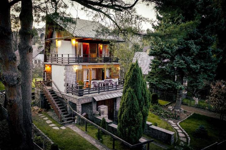 Chalet für 9 Personen, mit Garten und Ausblick - 1