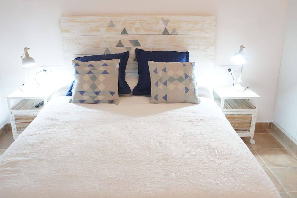 Villa Binimigi - Beach Front 4 Suites Wifi Satellite in Binisafuller Platja, Sant Lluís