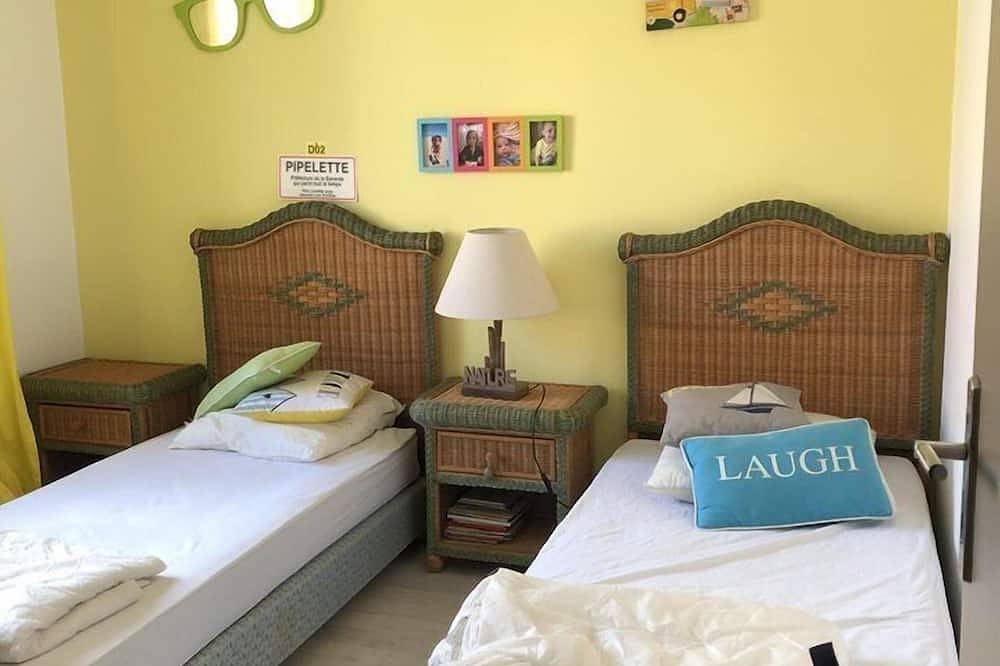 134 - House in a little paradise, a stone's throw from the waves in Hourtin Plage, Hourtin