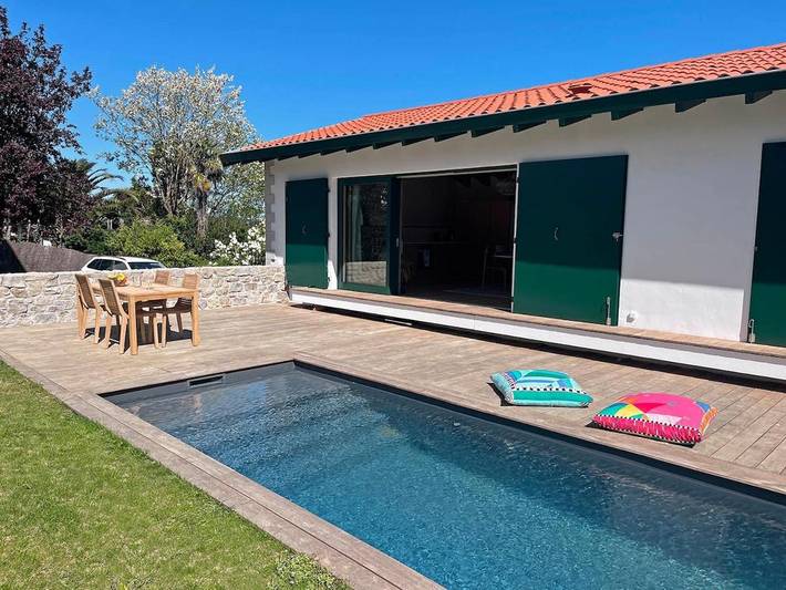 Villa pour 8 personnes, avec terrasse et piscine ainsi que jardin et vue au Pays basque - 2
