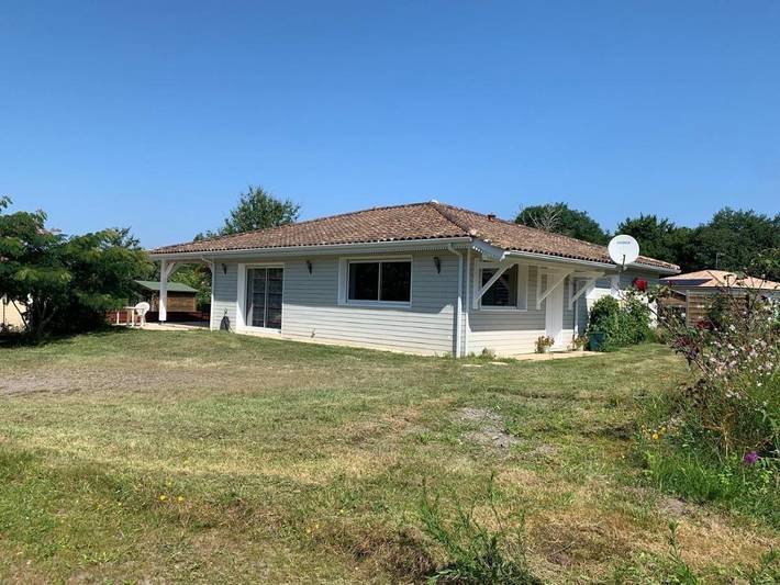 Location de vacances pour 8 personnes, avec jardin et vue à Salles - 2