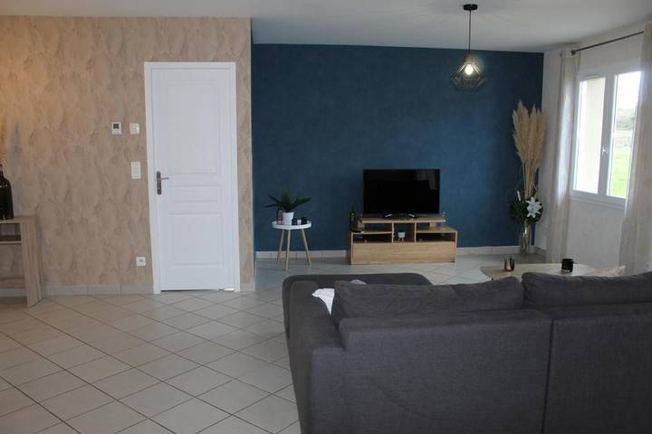 Location de vacances pour 4 personnes, avec Terrasse ainsi que Jardin et Vue à Artonne