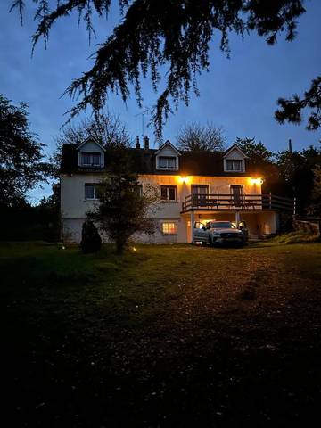 Gîte pour 15 personnes, avec vue et jardin, animaux acceptés dans Conie-Molitard