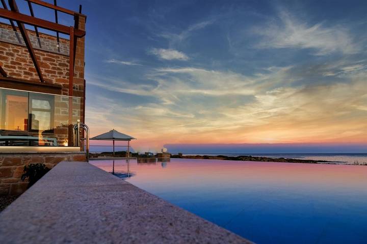 Location de vacances pour 5 personnes, avec piscine ainsi que jardin et vue dans Palaiochora - 2