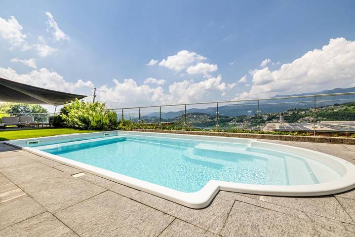 Chalet para 6 personas, con Terraza y Jardín además de Piscina y Vistas al lago en Lugano