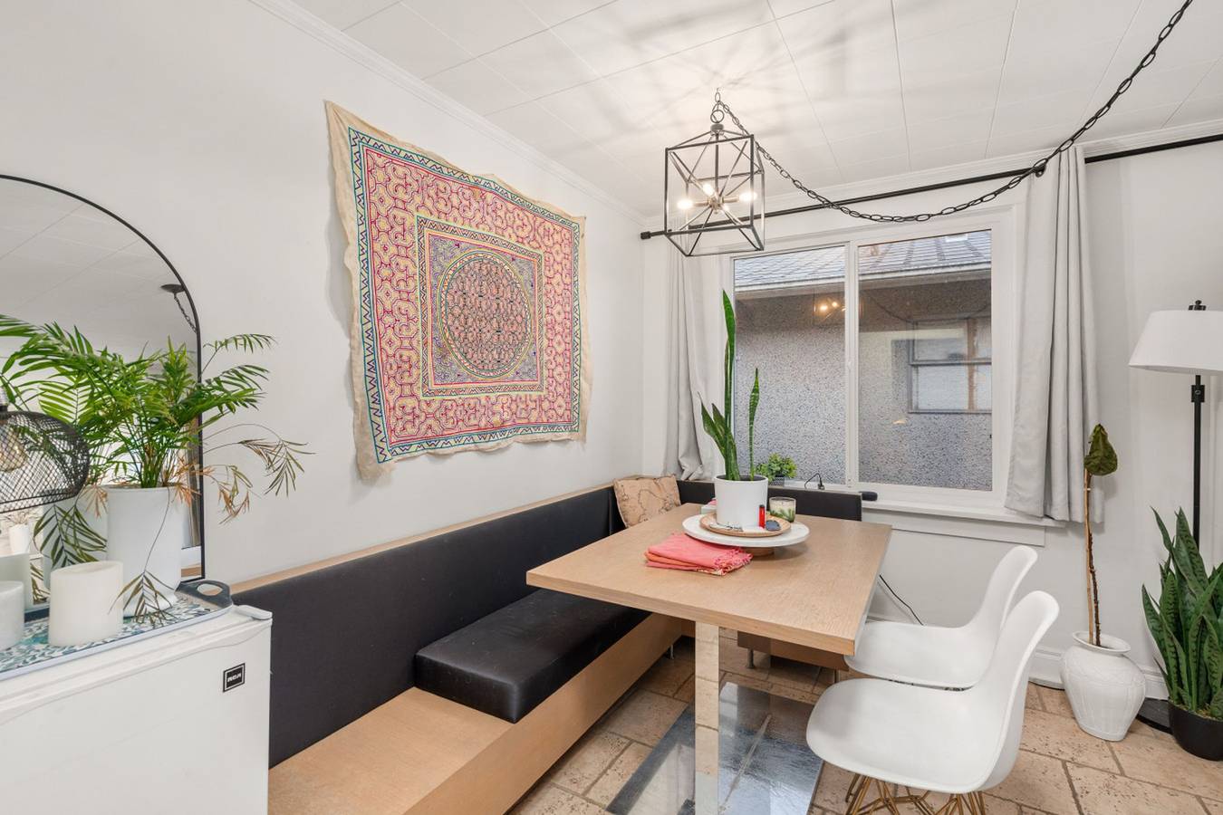 Charming 2Br Burnaby Home | Work-Ready + Parking in Burnaby, British-Columbia