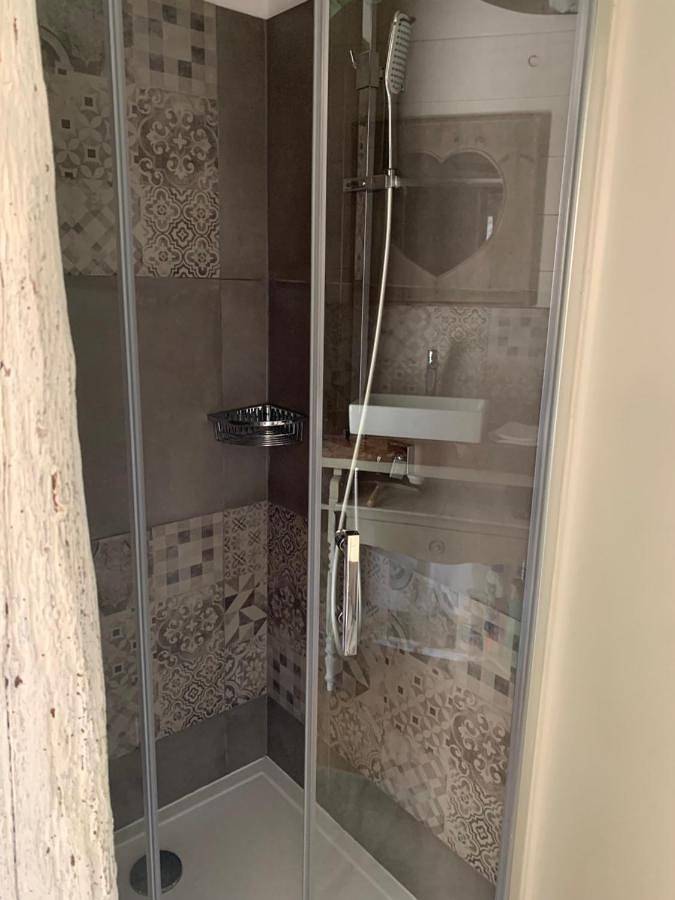 Location de vacances pour 2 personnes, avec terrasse et vue à Sainte-Nathalène - 3