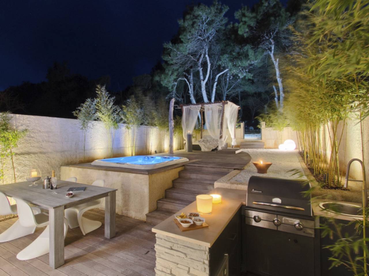 Stylisches Haus mit Dachterrasse, Bar und Hot Tub in Premantura, Südküste Istrien