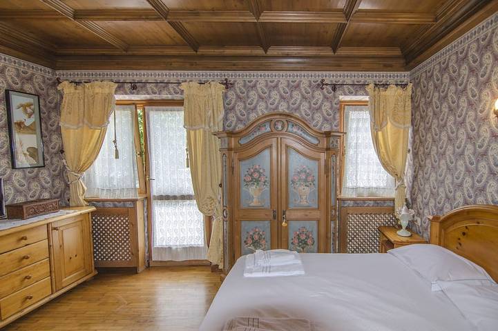 Ganze Wohnung, Ground floor flat with a small terrace in the heart of San Vito di Cadore in San Vito di Cadore, Dolomiti Superski