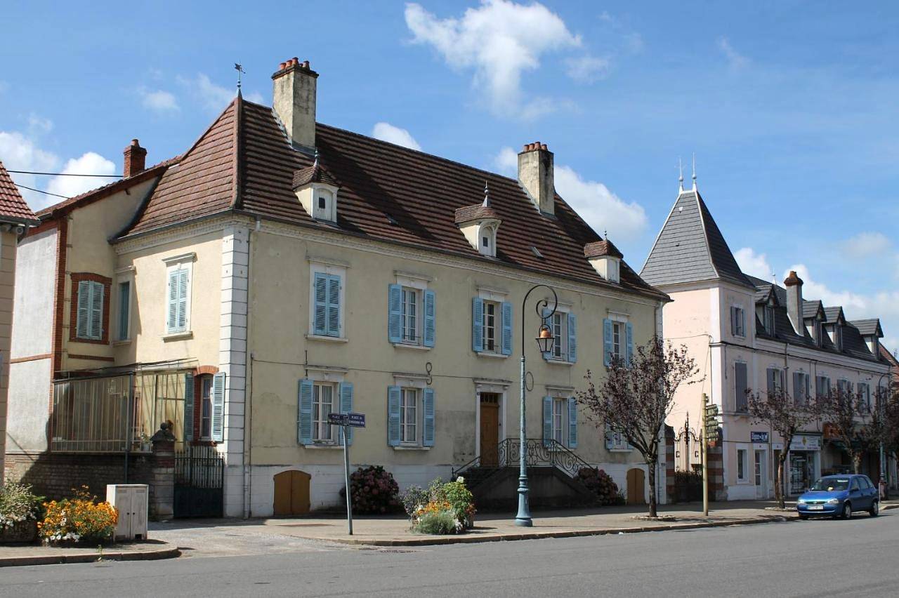 One-Bedroom Apartment in Saint-Germain-du-Bois, Région de Louhans