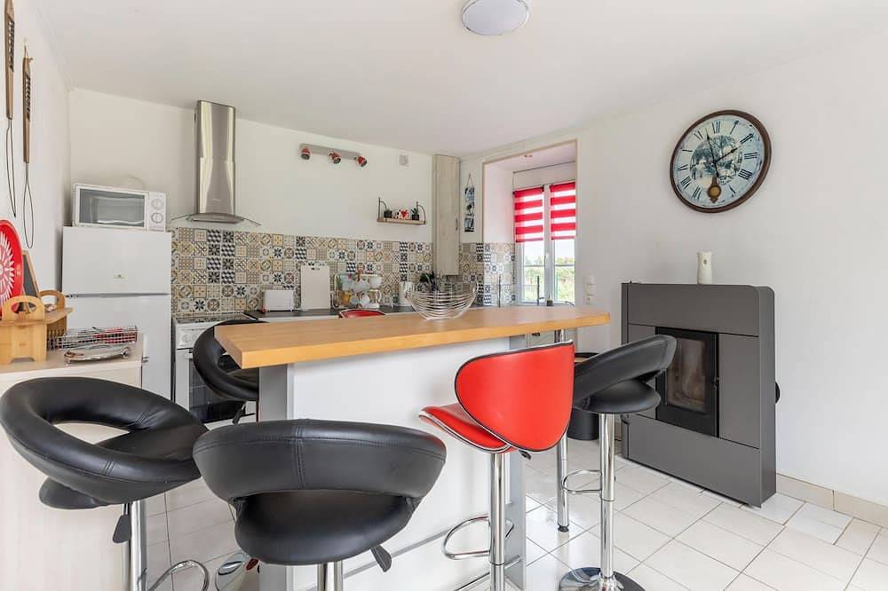 Holiday Home near Grandcamp-Maisy Beach in Saint-Benoît-de-l'Aure, Bayeux region