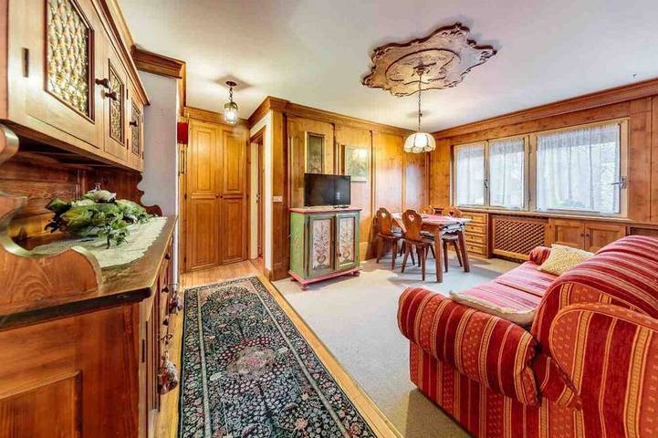 Ganze Wohnung, Central Apartment for 3 with Parking Near Corso Italia in Cortina d'Ampezzo, Dolomiti Superski