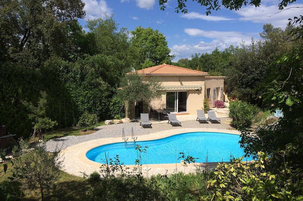 Petite villa indépendante climatisée avec piscine privative (entre Nice  Grasse) in Roquefort-les-Pins, Côte méditerranéenne (France)