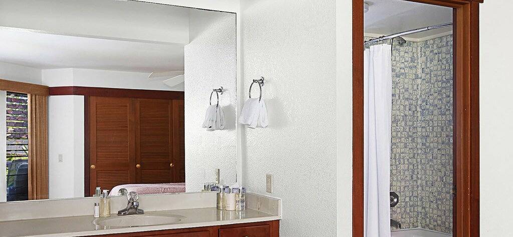 Villa for 7 people, with hot tub and balcony as well as yard and pool in Kauai