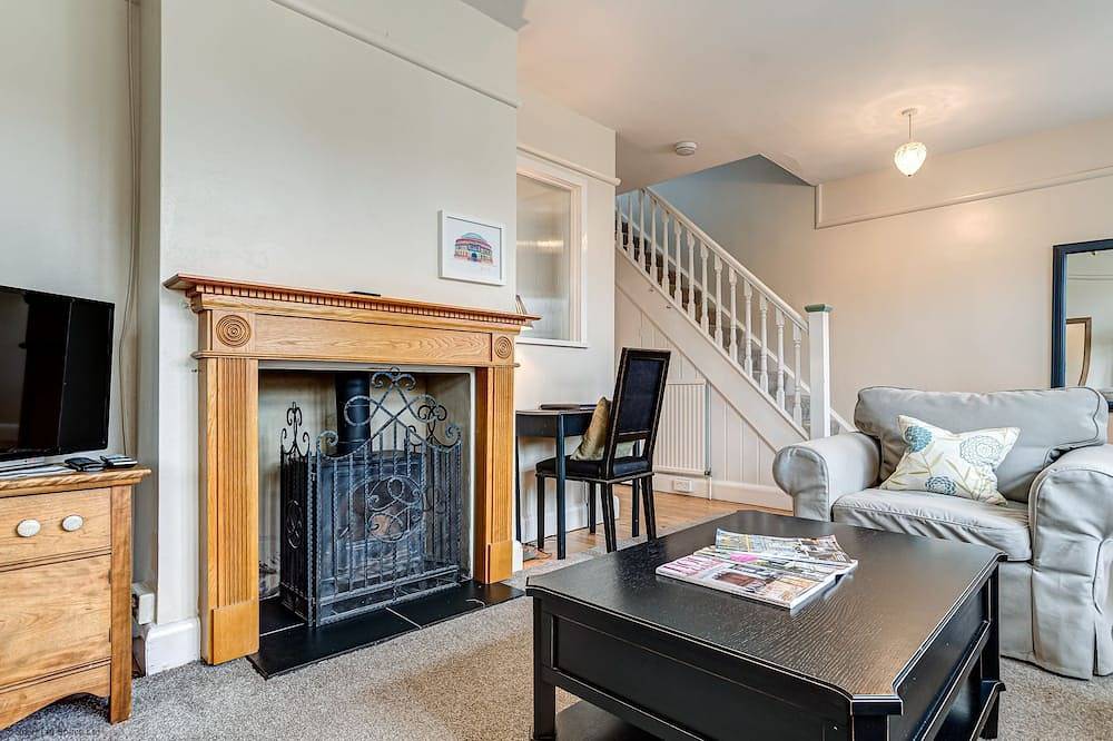 Lavender House | Oxford Holiday Let | 2 Bed & Sleeps 4 in Oxford, Oxfordshire