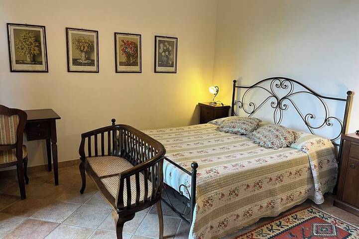 Lake-View Private Villa, Pool, Indoor-Outdoor Dining & Lounges in Tuoro sul Trasimeno, Lake Trasimeno
