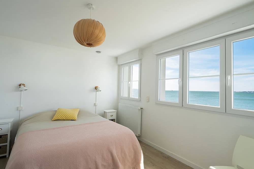 Beachfront villa. Exceptional view.Sleeps 8 in Gâvres, Côte des Mégalithes