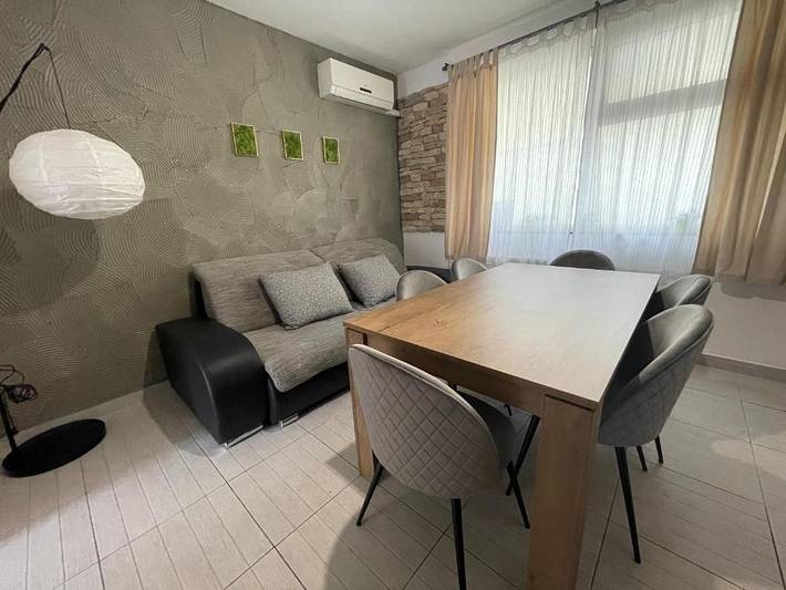 Ferienwohnung für 7 Personen, mit Terrasse und Garten sowie Pool in Siofok
