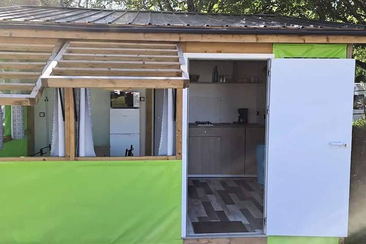Mobil home pour 4 personnes à Saint-Symphorien-de-Thénières - 2
