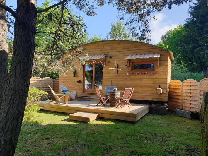 Camping pour 2 personnes, avec Terrasse ainsi que Jardin et Vue à Champclause
