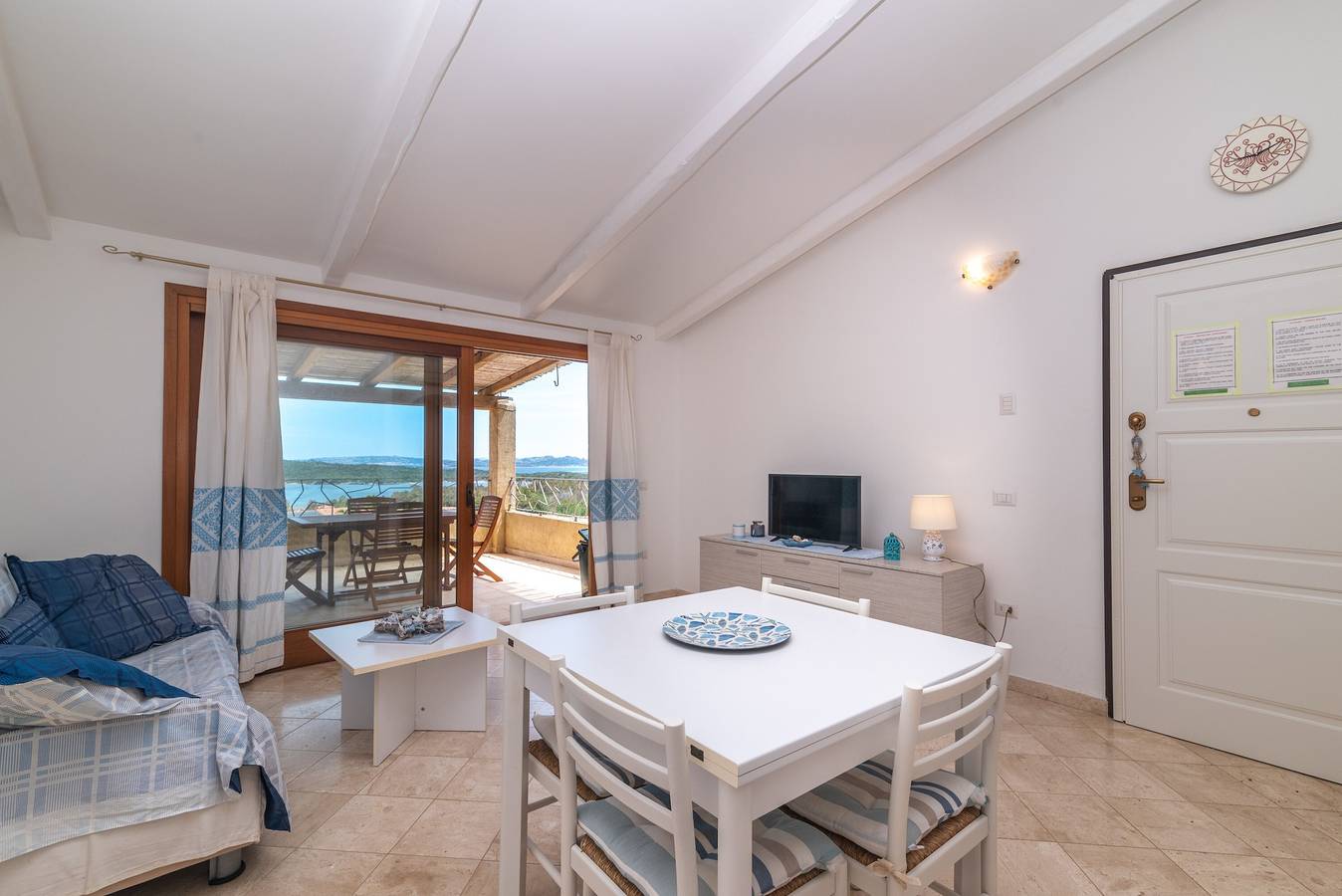 Appartamento intero, Appartamento 'Il Fiordo 27' con vista mare, piscina condivisa e aria condizionata in Santa Teresa Gallura, Gallura