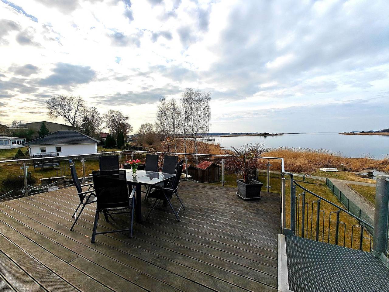 Ganze Ferienwohnung, Ferienhaus Renz - Achterwasserblick in Neppermin - Ferienwohnung 1 in Neppermin, Benz