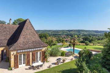 Cottage pour 8 personnes, avec piscine et terrasse à Siorac-en-Périgord