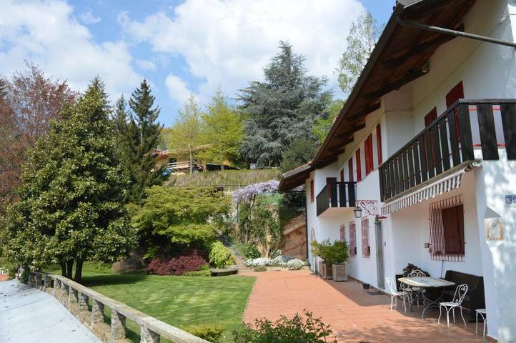 Chambre d’hôte pour 3 personnes, avec vue et jardin