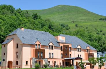 Hôtel pour 2 personnes, avec sauna et vue ainsi que piscine et jardin, animaux acceptés à Aucun