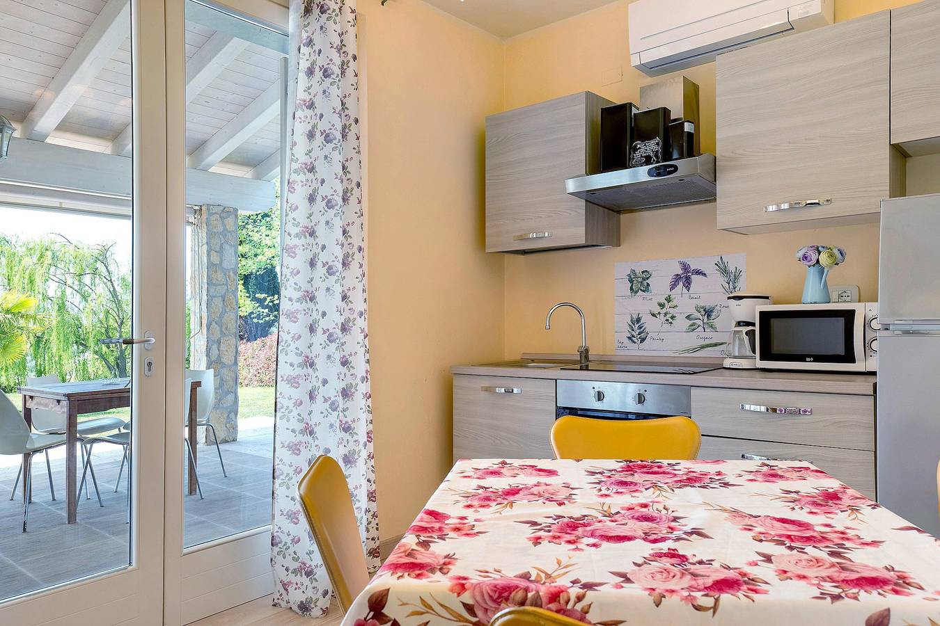 Ganze Wohnung, Bardolino Golden Hill – Private Villa mit beheiztem Pool und Whirlpool in Bardolino, Gardasee-Berge